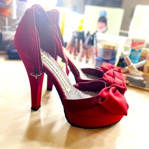 💃🏼Harajuku Lovers red Iggy heels 👠